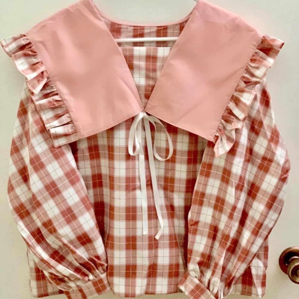 Pink knot front top